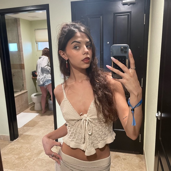 Crocheted Set- Beautiful Skirt & Top - Picture 2 of 4